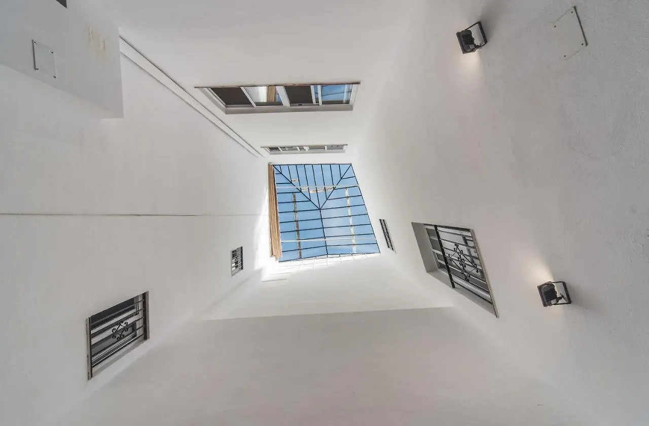 Guest house Le Petit Palue Sevilla Spain