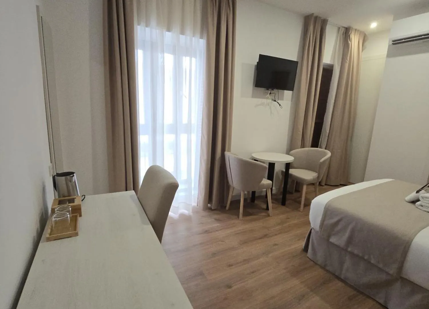 Guest house Le Petit Palue Sevilla Spain
